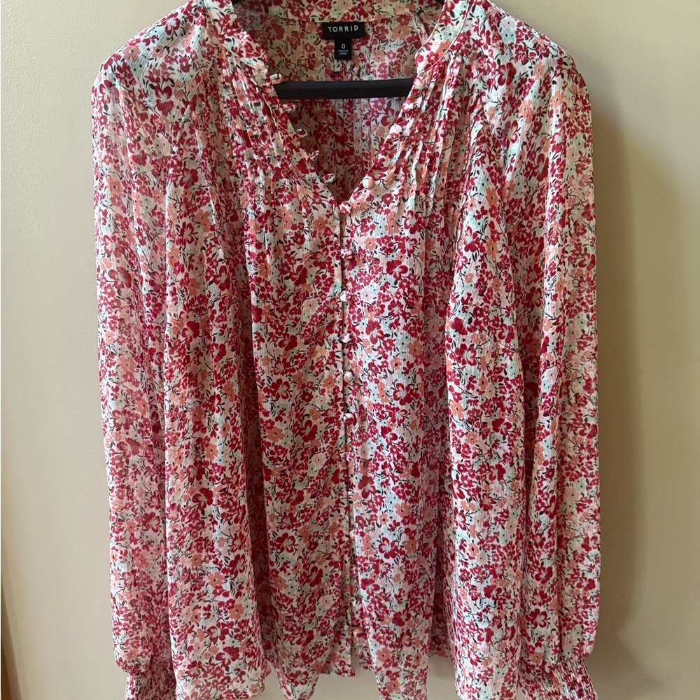 Torrid Size 0 (12) Red and White Floral Top with bonus Old Navy tank